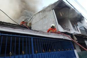 Kebakaran Rumah di Tambora, 5 Orang Sekeluarga Tewas Terjebak Api
