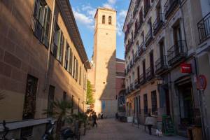 Menelusuri Jejak Islam yang Tersembunyi dari Bangunan Bersejarah Kota Madrid