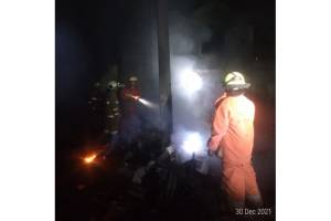 4 Rumah di Meruya Selatan Terbakar, 10 Mobil Damkar Dikerahkan ke Lokasi