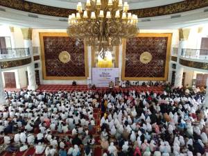 Isi Bulan Ramadhan, ABT Travel dan MIW Salurkan Paket Santunan