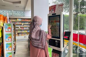 Merasakan Belanja Online dengan Sensasi Offline Melalui Kiosk Alfapop