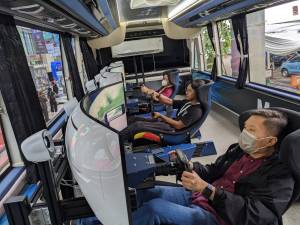 Boyong Teknologi VR,  EMLI Hadirkan Balap Virtual di JAW 2023