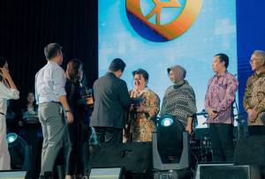 Raih BCOMSS Award 2024 Sustainability SME Development Jadi Bukti Komitmen Sarinah Dukung UKM