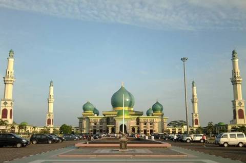Selain sebagai tempat ibadah masjid nabawi juga digunakan untuk