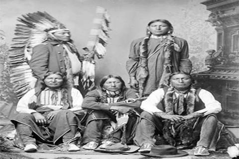 Mengenal Suku Indian Amerika yang Disingkirkan Pendatang Kulit Putih