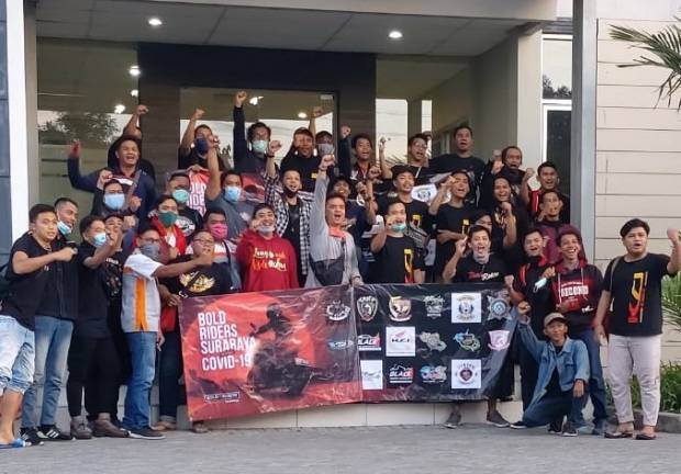 16 Komunitas Anak Motor Surabaya Terjun Bantu Pekerja Jalanan