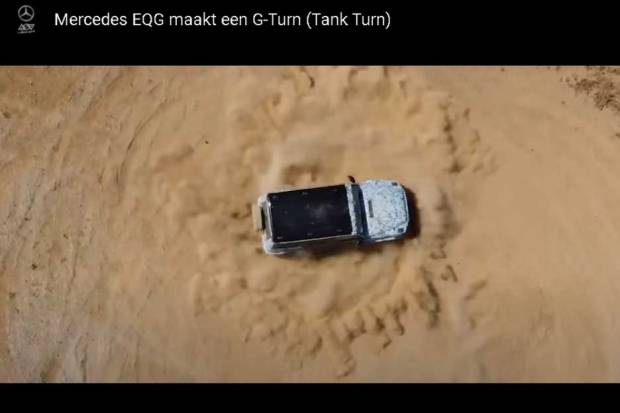 Mercedes Pamer Kemampuan Mobil Listrik EGQ Berputar 360 Derajat
