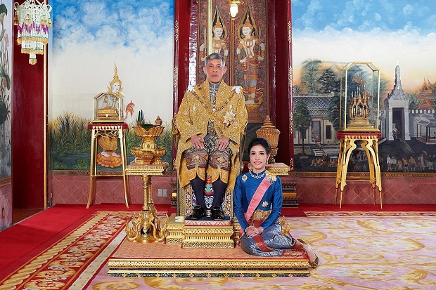 Kehidupan Raja Thailand dengan 20 Gundik, Selir Kerajaan dan Seorang Istri