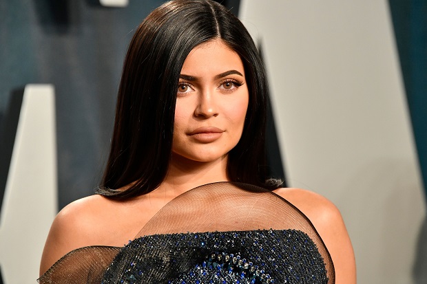 Kylie Jenner Rilis Baju Renang Kylie Swim Ludes Terjual, Tapi Tuai Kritikan Pedas dari Pembeli
