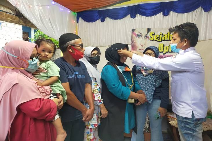 Baja Perindo Bagi-bagi Kacamata Gratis dan Santunan Anak Yatim di Bogor