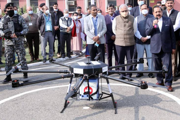 India Uji Coba Kirim Vaksin COVID-19 dengan Drone ke Daerah Terpencil