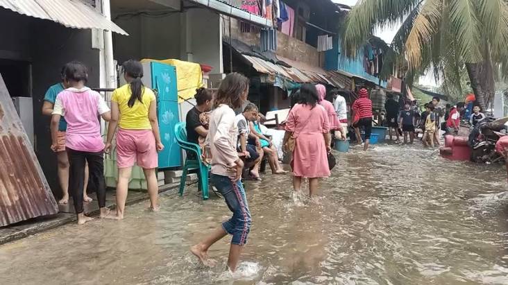 Kampung Kerapu Ancol Diterjang Banjir Rob Dahsyat, Warga: Perabotan Habis Dibawa Hanyut