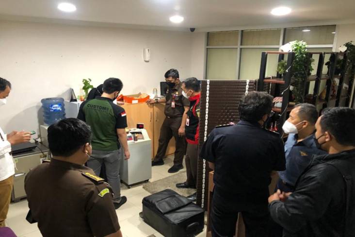 Dugaan Pemerasan, Kejati Banten Sita Uang Rp1,1 Miliar di Kantor Bea Cukai Bandara Soetta
