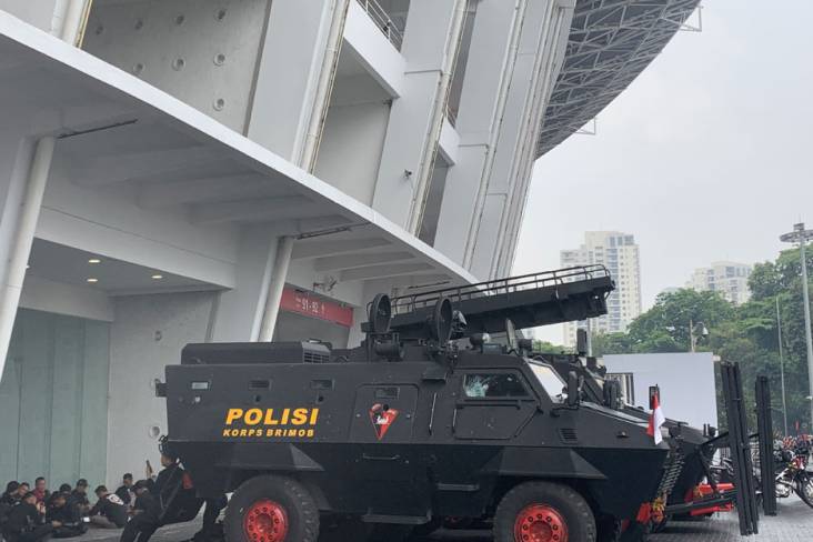 Amankan May Day Fiesta 2022, Mobil Taktis Polisi Disiagakan di GBK