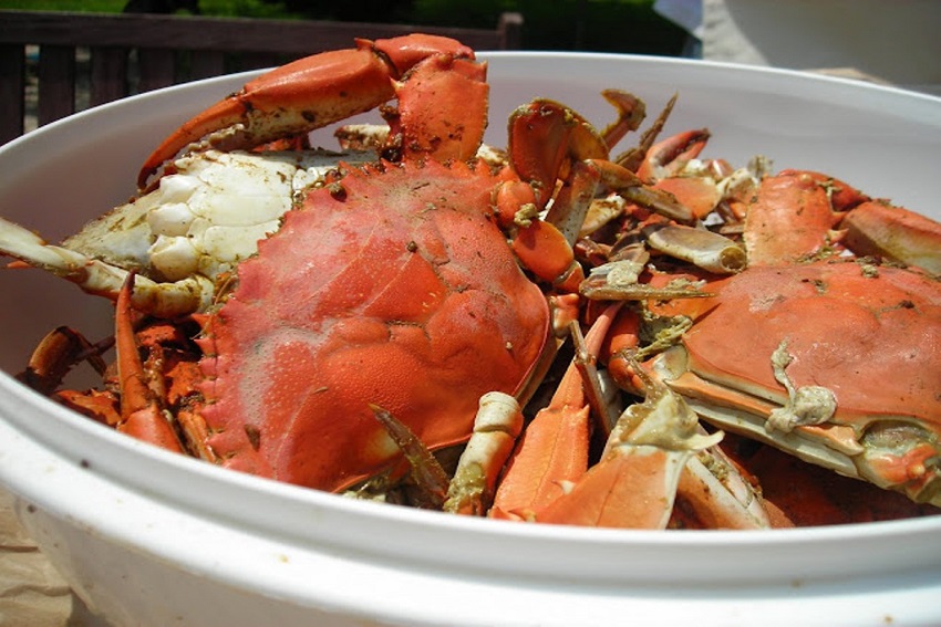 is crab meat high in cholesterol