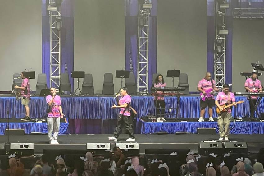 RAN Buka Konser lewat Lagu Mencuri Hati, Penonton Tak Kuasa Ikut Bernyanyi