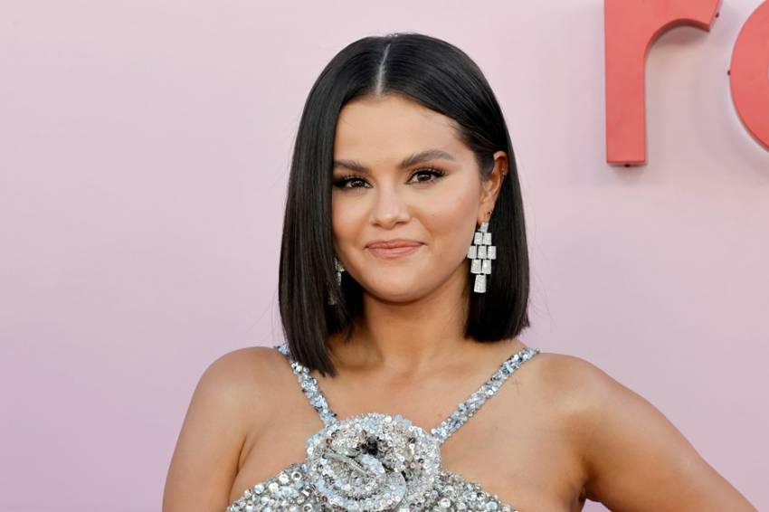 Selena Gomez Isyaratkan Pensiun sebagai Penyanyi dan Fokus Akting