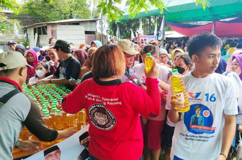 Bantu Masyarakat, Caleg Partai Perindo Ci Mehong Gelar Bazar Murah di Kalideres