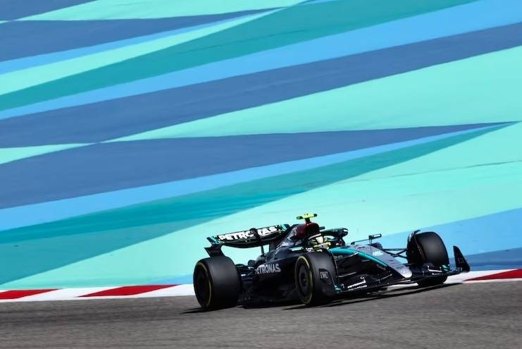 Lewis Hamilton Tak Puas dengan Performa Mobil Mercedes di Formula 1 2024