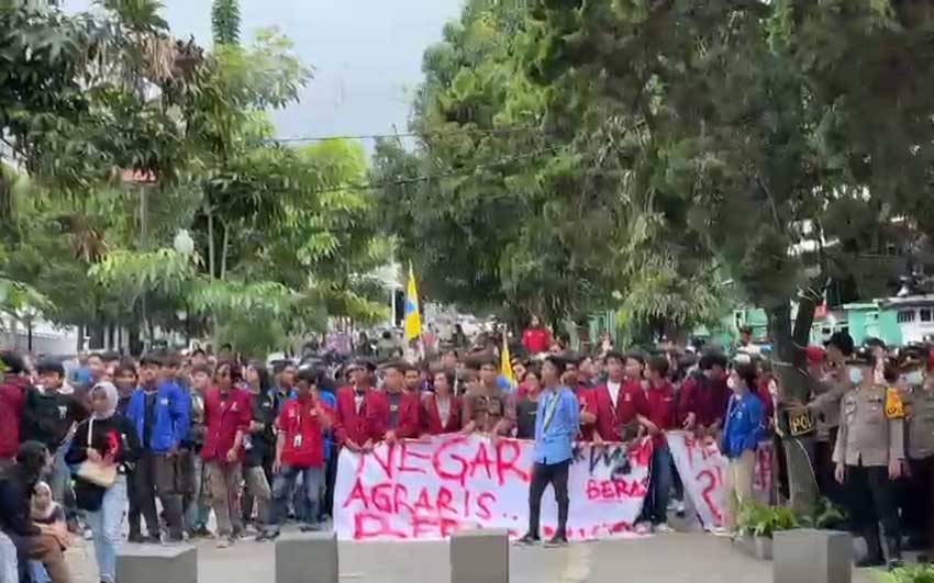Aliansi Mahasiswa Sukabumi Turun ke Jalan Tolak Rencana Impor Beras