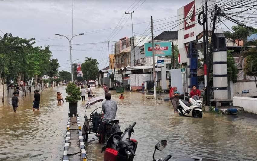Banjir Sampang Madura Meluas, Pelosok Desa hingga Perkotaan Terendam