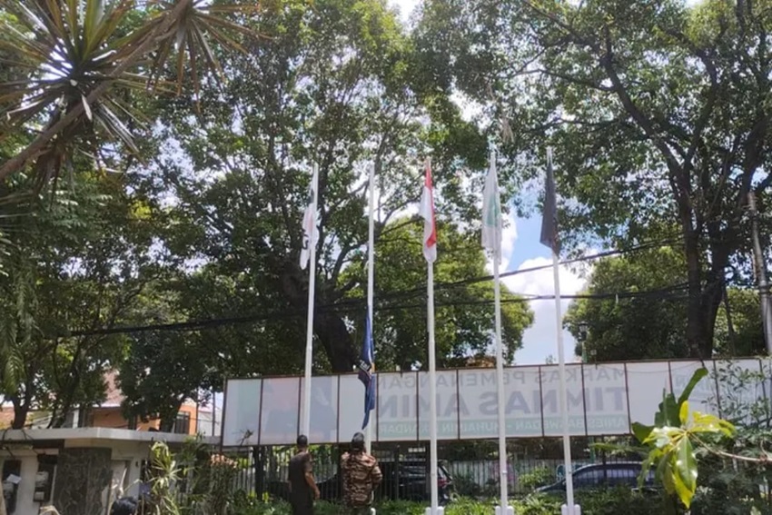 Surya Paloh Ucapkan Selamat ke Prabowo-Gibran, Bendera Nasdem di Markas AMIN Diturunkan