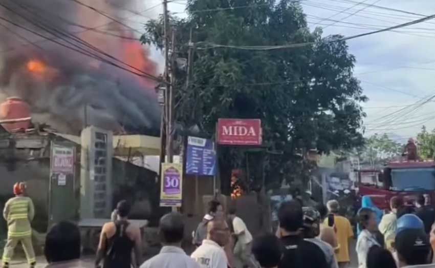 2 Rumah Ludes Terbakar di Gang Warta Bandung, Diduga Akibat Tabung Elpiji Bocor