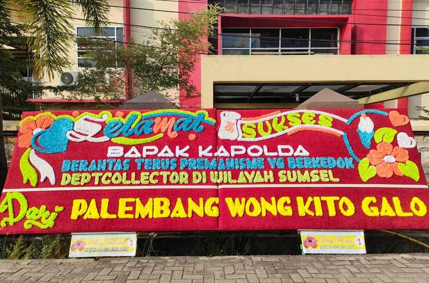 Dukung Polisi Tindak Tegas Debt Collector, Polda Sumsel Banjir Karangan Bunga