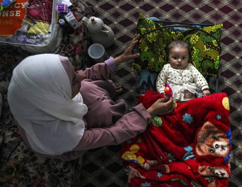 Ibu-ibu Palestina di Gaza Ini Melahirkan Anak pada 7 Oktober, Bayi Mereka Hanya Mengenal Perang