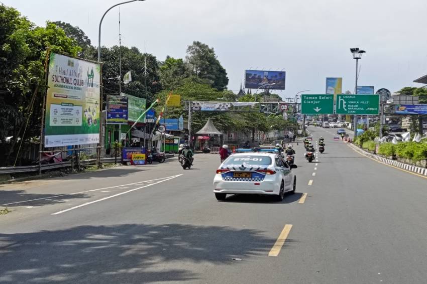Polisi Berlakukan One Way Jalur Puncak Arah Jakarta Siang Ini