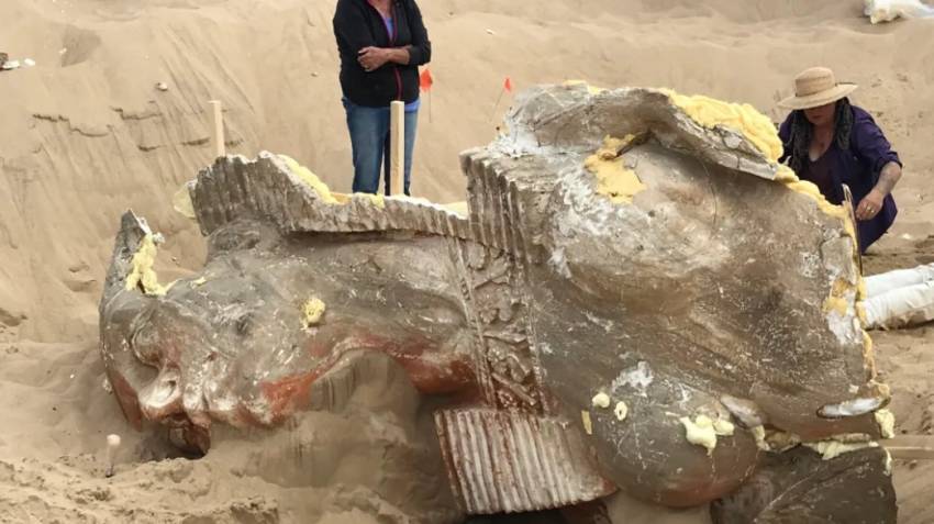 Patung Sphinx yang Terkubur di California Ternyata Properti Peninggalan Film Bisu