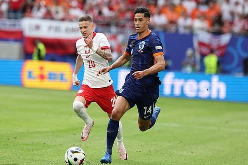 Sengit, Polandia Tahan Imbang Belanda 1-1 di Babak Pertama