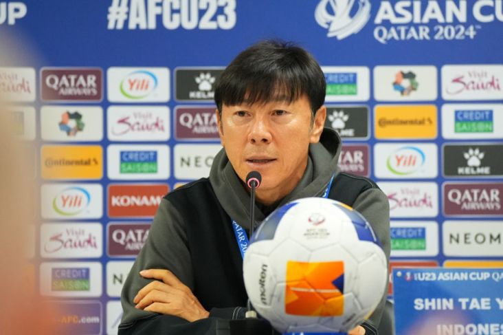 Shin Tae-yong Terharu Dielukan Puluhan Ribu Suporter Indonesia