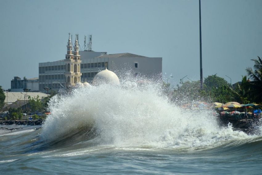 Waspada! Potensi Banjir Rob di Pesisir Utara Jakarta hingga 24 Juni Mendatang