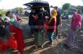 Peduli Warga Terdampak Corona, APVI Bagikan Sembako di Kampung Pemulung