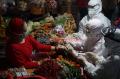 Pedagang Pasar Pabaeng-Baeng Makassar Jalani Rapid Test Covid-19