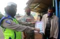 Subdit Kamsel Dit Lantas PMJ Sosialisasi Penggunaan Masker di Terminal Blok M
