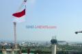 WEGE Kibarkan Bendera Raksasa di Proyek Jakarta International Stadium