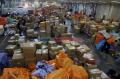 Aktivitas Pekerja Paket Pos Indonesia di Masa Pandemi