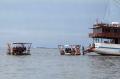 Asiknya Berwisata dengan Kapal Pinisi di Laut Utara Jakarta