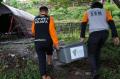 Relawan Evakuasi Korban Gempa Majene Sulbar