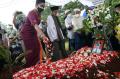 Tangis Haru Keluarga dan Rekan Kerja Iringi Pemakaman Kapten Afwan di TMP Pondok Rajeg