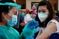 Ratusan Tenaga Kesehatan di Jakarta Ikuti Vaksinasi Covid-19 Massal