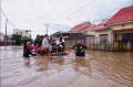 Banjir Rendam Ratusan Rumah Warga di Perumnas Antang Manggala