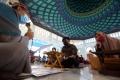 Direstui Orang Tua, Dua Mualaf Ini Bersyahadat di Masjid Al-Akbar Surabaya