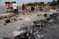 Miris, Sampah Berserakan di Pantai Favorit Warga Surabaya