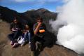 Tertutup untuk Wisatawan, Warga Tengger Leluasa Menikmati Keindahan Gunung Bromo