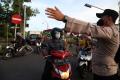 Polisi Tutup Akses Masuk Surabaya Timur