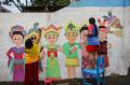 Sambut HUT RI ke-76, Satu Keluarga Ini Inisiatif Buat Mural Keberagaman Budaya