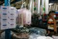 Pedagang Pasar Santa Tarik Minat Pembeli dengan Sertifikat Vaksin Covid-19